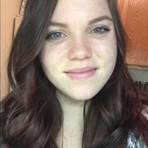 Meet your Posher, Courtney